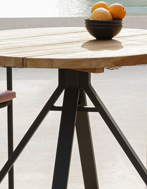 Skyline Design - Trinity - Carbon 4 Seat Outdoor Dining Set with Teak Alaska Round Table