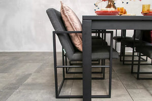 Fox Outdoor Dining Set with Table